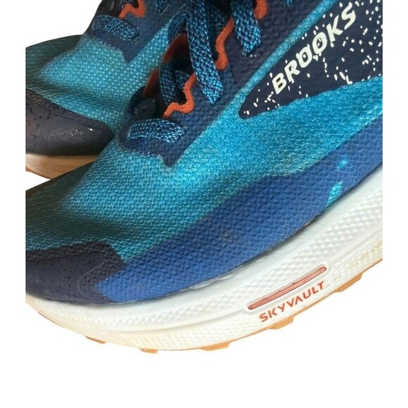 il Running Shoes - Men’s Size 8.5 main image 6